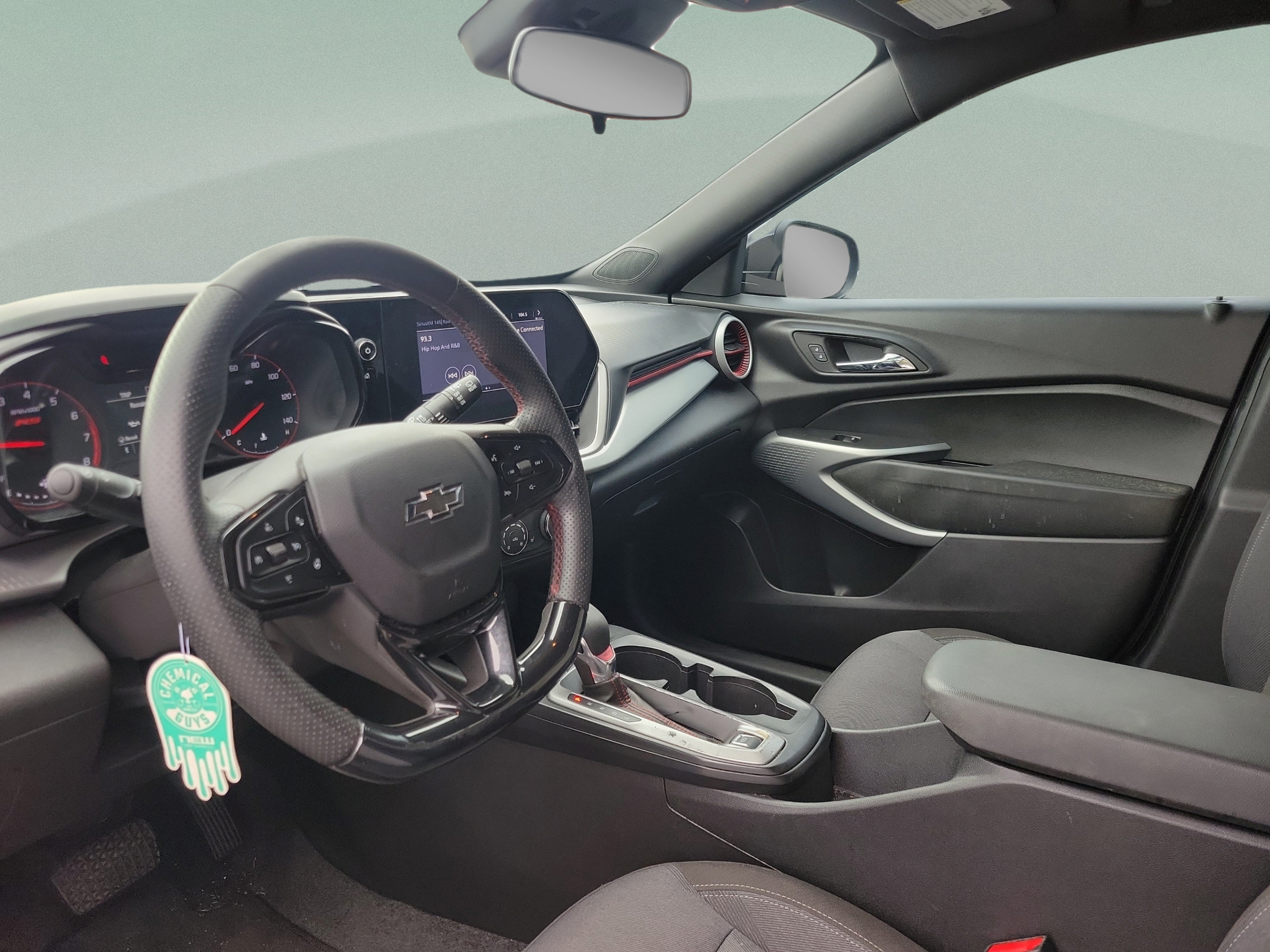Used 2024 Chevrolet Trax RS w/ Sunroof Package FWD image 13