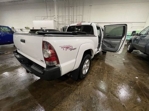 Used 2011 Toyota Tacoma 4x4 Double Cab w/ TRD Sport Pkg image 7