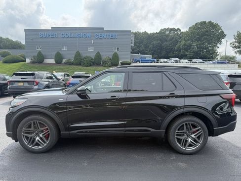 New 2026 Ford Explorer ST-Line w/ ST-Line Street Pack AWD/4WD image 5
