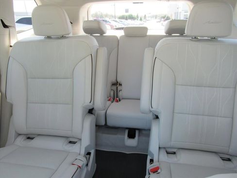 New 2026 Buick Enclave Avenir w/ Super Cruise Package image 32