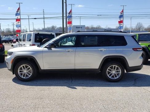 New 2025 Jeep Grand Cherokee L Laredo AWD/4WD image 2