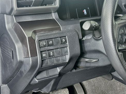 Used 2025 Toyota 4Runner SR5 AWD/4WD image 17