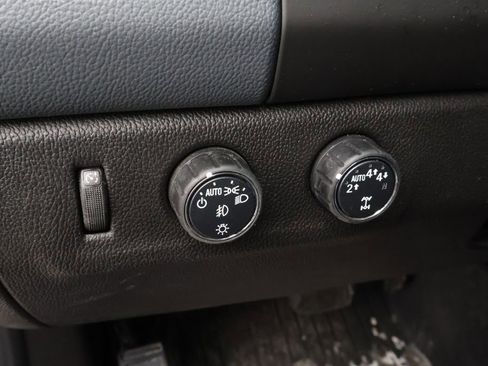 Used 2018 Chevrolet Colorado Z71 w/ Centennial Edition image 19