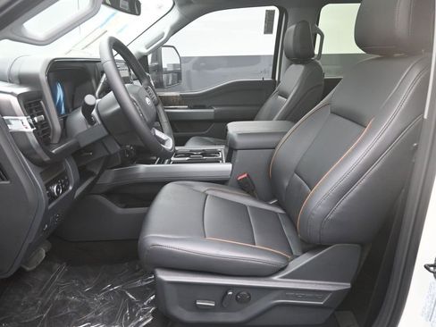 New 2026 Ford F250 Lariat w/ Black Appearance Package image 18