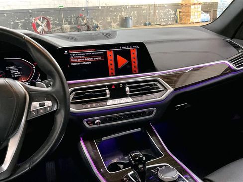 Used 2023 BMW X5 xDrive40i w/ Parking Assistance Package image 9