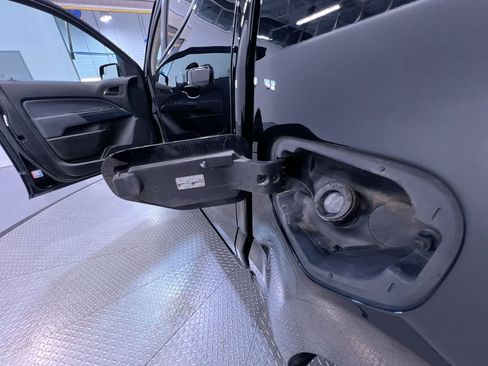 Used 2021 Chevrolet Colorado Z71 w/ Safety Package AWD/4WD image 43