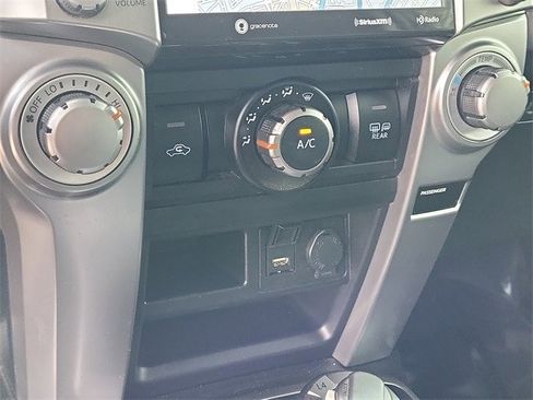 Used 2021 Toyota 4Runner SR5 Premium image 18