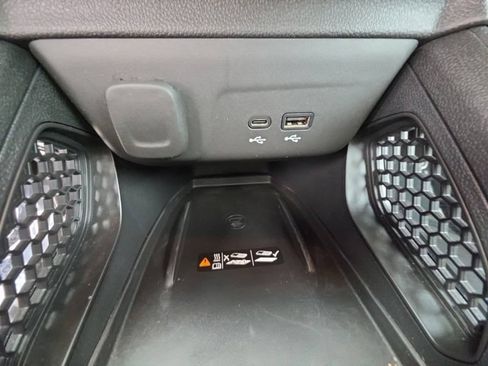 Used 2024 Chevrolet TrailBlazer RS w/ Convenience Package AWD/4WD image 19