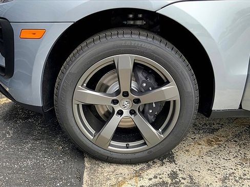 New 2025 Porsche Macan image 15