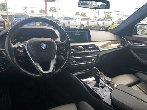 Used 2020 BMW 530e w/ Convenience Package RWD image 19