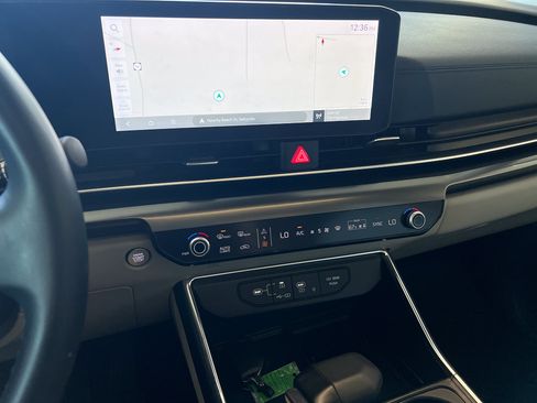 Used 2025 Kia Carnival SX FWD image 24