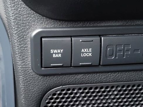 Used 2017 Jeep Wrangler Unlimited Rubicon image 12