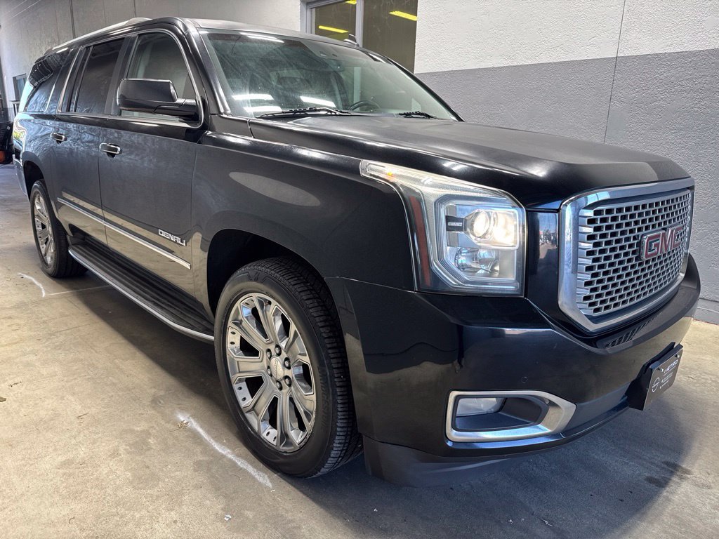 Used 2015 GMC Yukon XL Denali w/ Touring Package AWD/4WD image 4