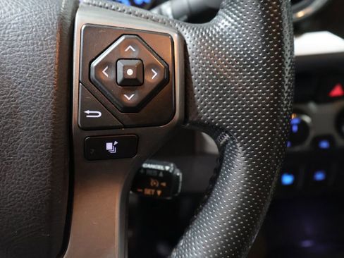 Used 2016 Toyota Tacoma Limited w/ Towing Package image 35