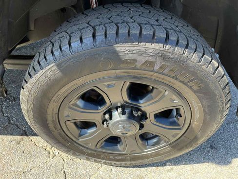 Used 2018 RAM 2500 Laramie image 15