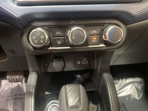 Used 2025 Nissan Versa SV FWD image 22