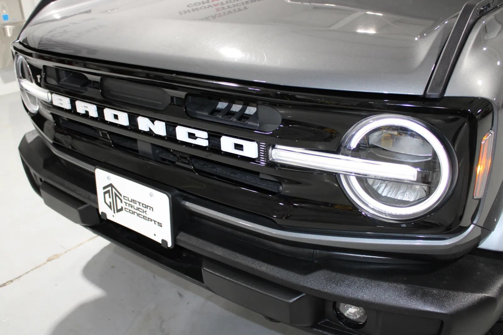 Used 2024 Ford Bronco Outer Banks AWD/4WD image 7