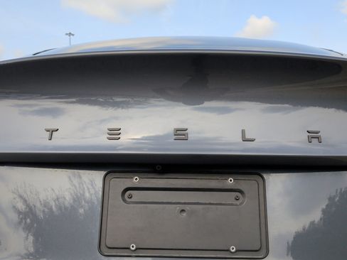 Used 2021 Tesla Model 3 Standard Range Plus image 11