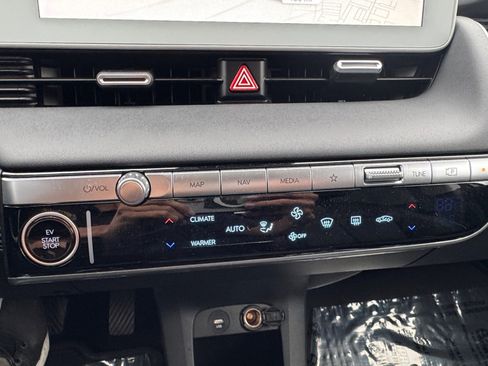 Certified 2024 Hyundai Ioniq 5 Limited image 18