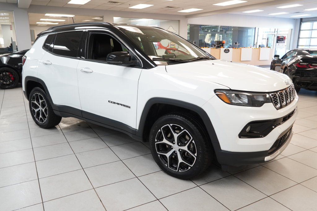 Used 2024 Jeep Compass Limited AWD/4WD image 13
