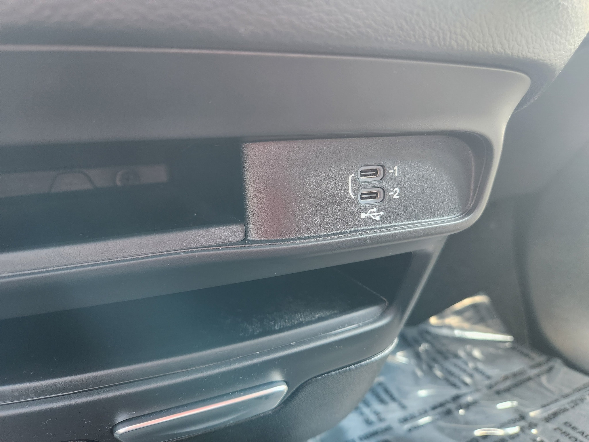 Used 2026 Chrysler Pacifica Select FWD image 37