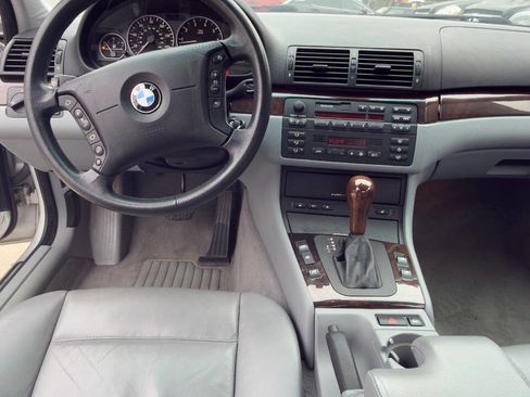 Used 2001 BMW 330i Sedan image 38
