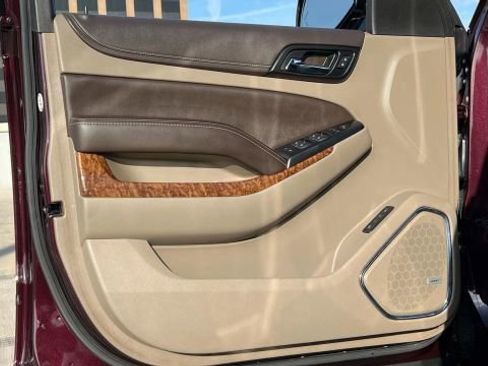 Used 2017 Chevrolet Suburban Premier image 12