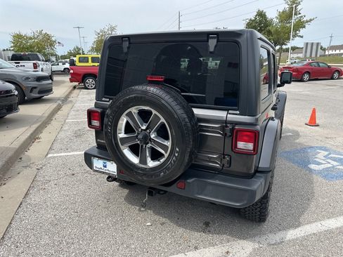 Used 2019 Jeep Wrangler Unlimited Sahara image 26