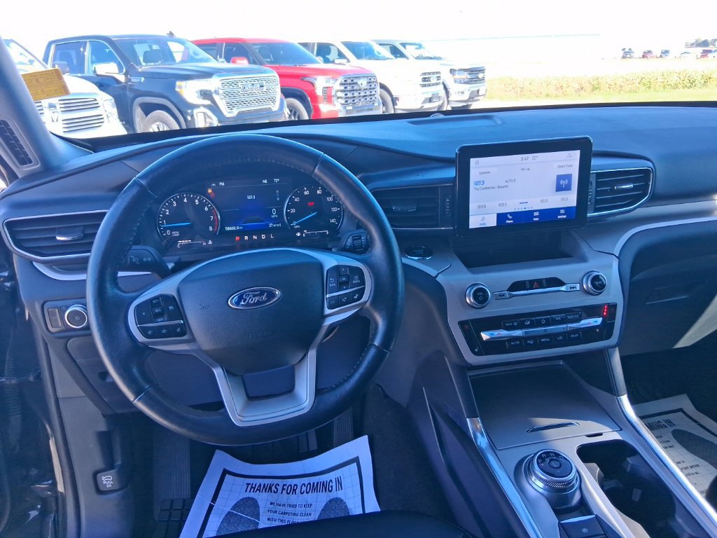 Used 2023 Ford Explorer XLT AWD/4WD image 11