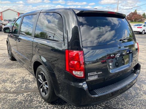 Used 2017 Dodge Grand Caravan SE FWD image 5