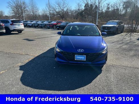 Used 2023 Hyundai Elantra SE w/ Preferred Accessory Package image 9