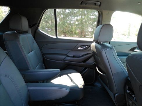 Certified 2023 Chevrolet Traverse RS AWD/4WD image 19