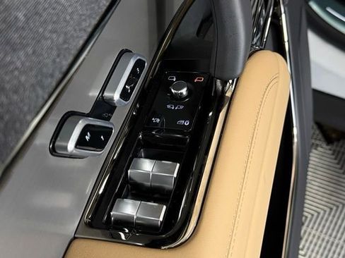 Used 2026 Land Rover Range Rover Sport SE AWD/4WD image 30