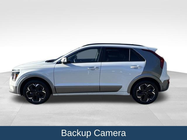 Used 2024 Kia Niro Wave w/ Wave Preserve Package FWD image 5
