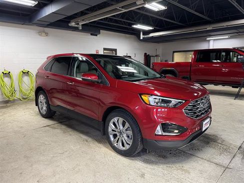 Used 2022 Ford Edge Titanium w/ Class II Trailer Tow Package AWD/4WD image 3