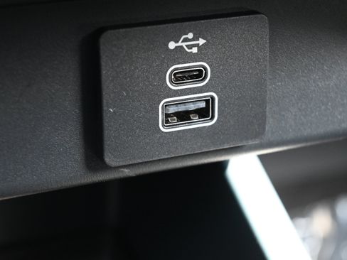 New 2026 Ford Maverick Lobo AWD/4WD image 25
