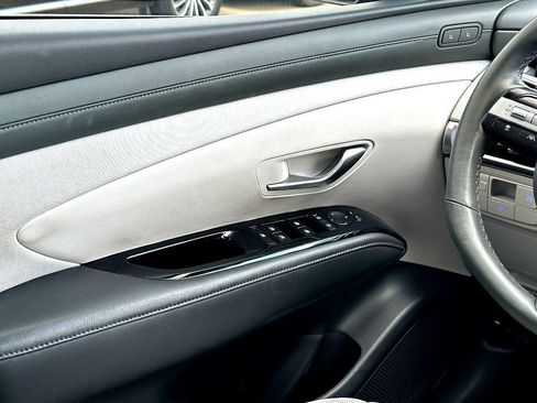 Used 2025 Hyundai Tucson Limited FWD image 29