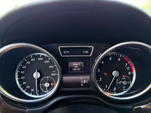 Used 2015 Mercedes-Benz GL 450 4MATIC image 23