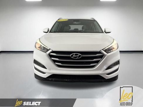 Used 2017 Hyundai Tucson SE w/ SE Popular Package 02 FWD image 2