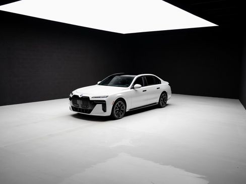 Used 2024 BMW 760i xDrive image 84