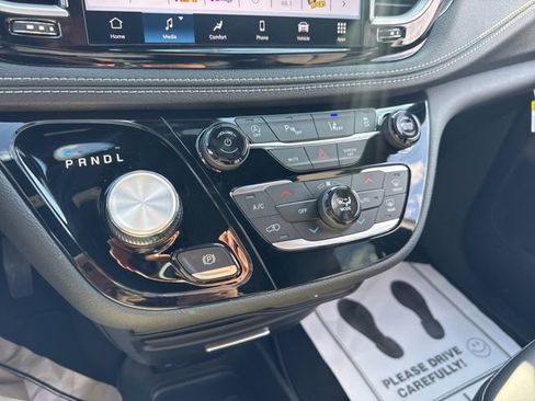 New 2026 Chrysler Pacifica Select image 20