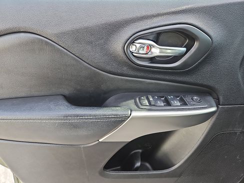 Used 2021 Jeep Cherokee Latitude Lux 80th Anniv w/ Quick Order Package 26U 80TH image 12