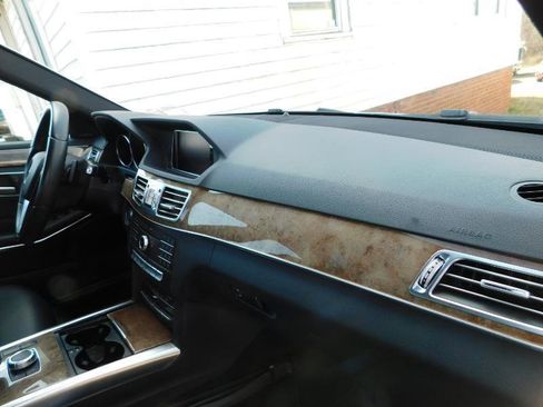 Used 2016 Mercedes-Benz E 350 4MATIC Sedan image 11