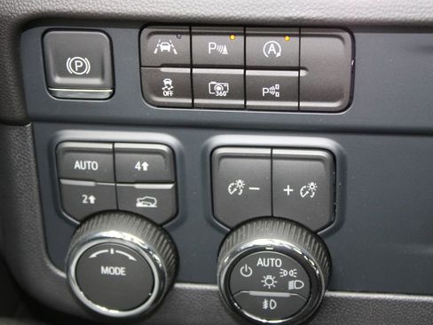 New 2025 Chevrolet Tahoe LT w/ Comfort Package image 39