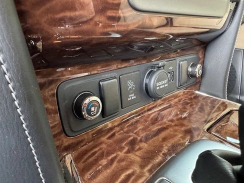 Used 2018 Nissan Armada Platinum w/ Captain Seat Package AWD/4WD image 19