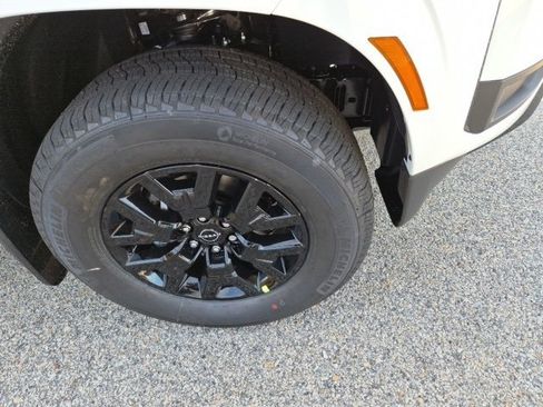 New 2026 Nissan Frontier SV w/ SV Convenience Package image 6