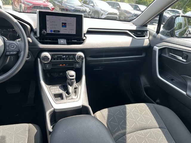 Used 2025 Toyota RAV4 XLE AWD/4WD image 16