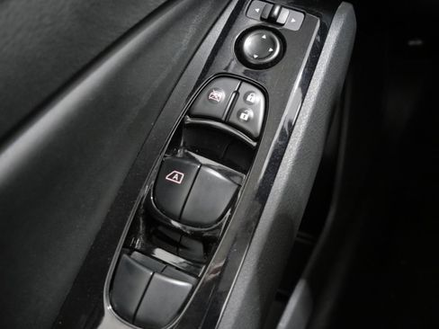 Used 2024 Nissan Altima 2.5 SR FWD image 12