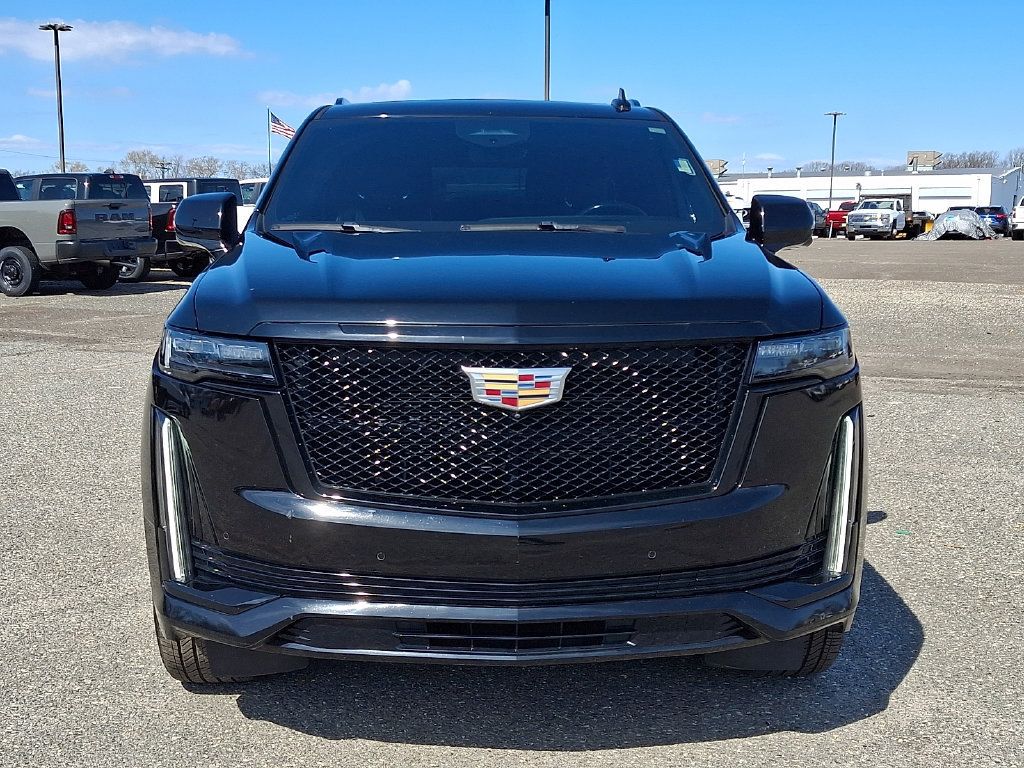 Used 2023 Cadillac Escalade ESV Sport AWD/4WD image 4