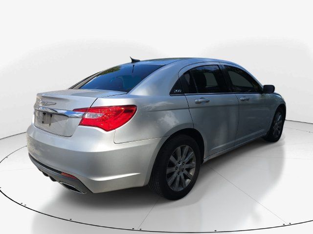 Used 2012 Chrysler 200 Touring FWD image 6